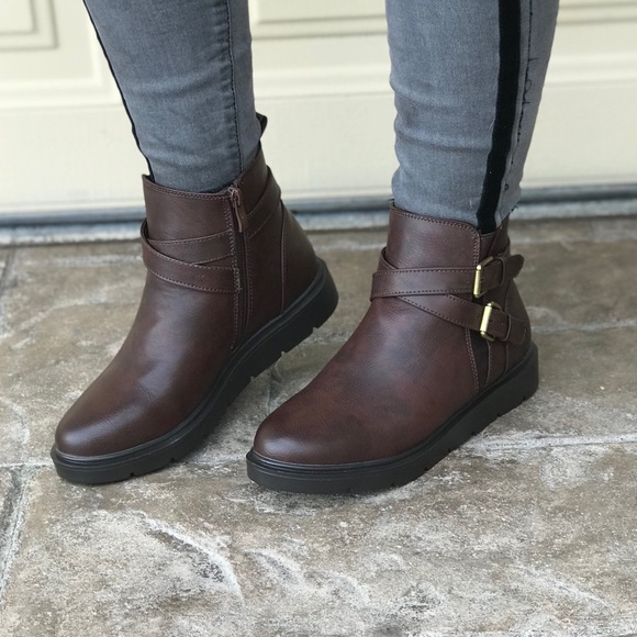 Boutique Shoes - Texas Brown Wraparound Buckle Flat Ankle Booties